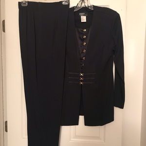 Women’s pant suit